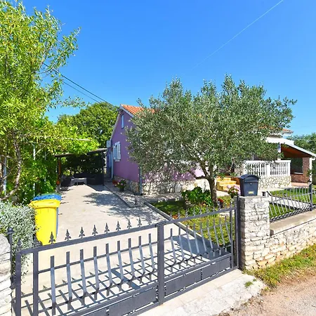 Apartment Vilma 2392 *